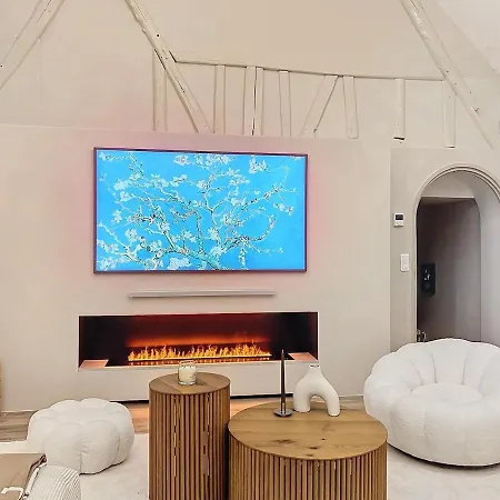 Vila Beautiful Longere With Pool